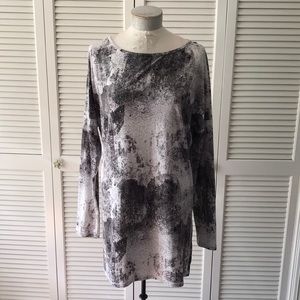LUCY black and white tunic